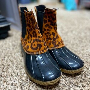 Leopard print rain boots, Women’s sz 9